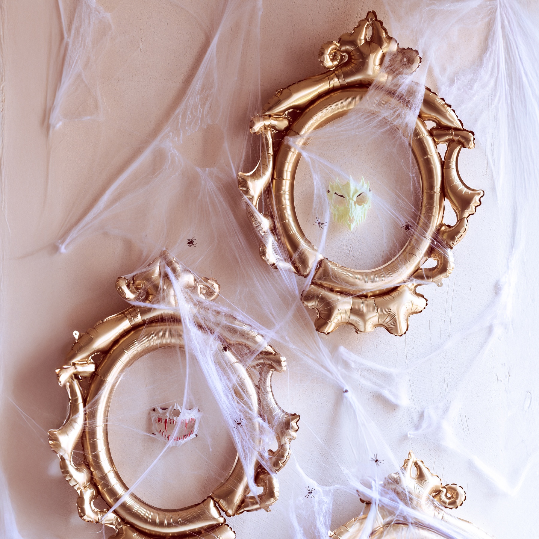 Spinnenweb van 200 gr wit met twee zwarte spinnen - 2