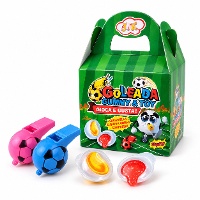 Voetbalbox met gummies en fluitje