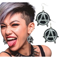 Oorbellen met anarchiesymbool