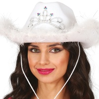 Witte cowgirlhoed met veren en zilveren kroon