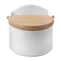 Witte zoutpot met gegraveerd ruitpatroon