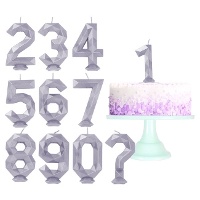 Polygonale paarse nummer kaars van 8 cm - 1 stuk