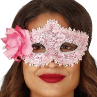 Masker versierd met bloem