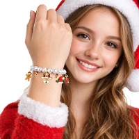 Kerstarmband met bedeltjes