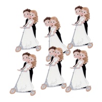 Houten figuurtje van Bruidspaar op een step met kleefmiddel van 7,5 cm - 6 stuks