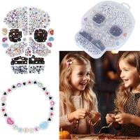 Doos met kralen voor armbanden in de vorm van een Schedel - 270 stuks