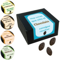 Chocoladebonbons in de vorm van een vagina met spreuk