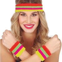 Set van polsbandjes en een meerkleurige hoofdband