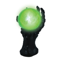 Hand met kristallen bol met led